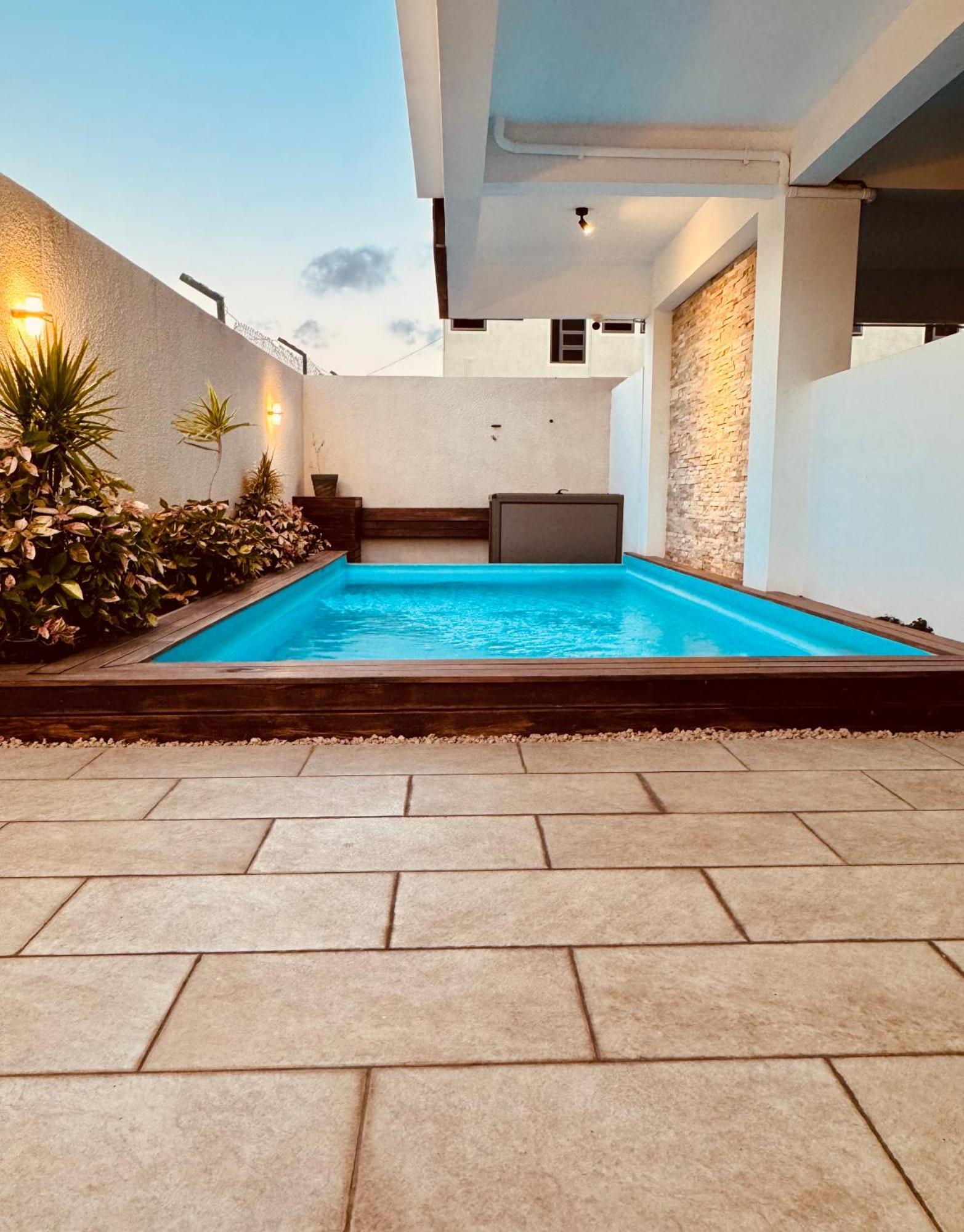 Modern Flat In Flic En Flac-Walk To The Beach Exterior foto