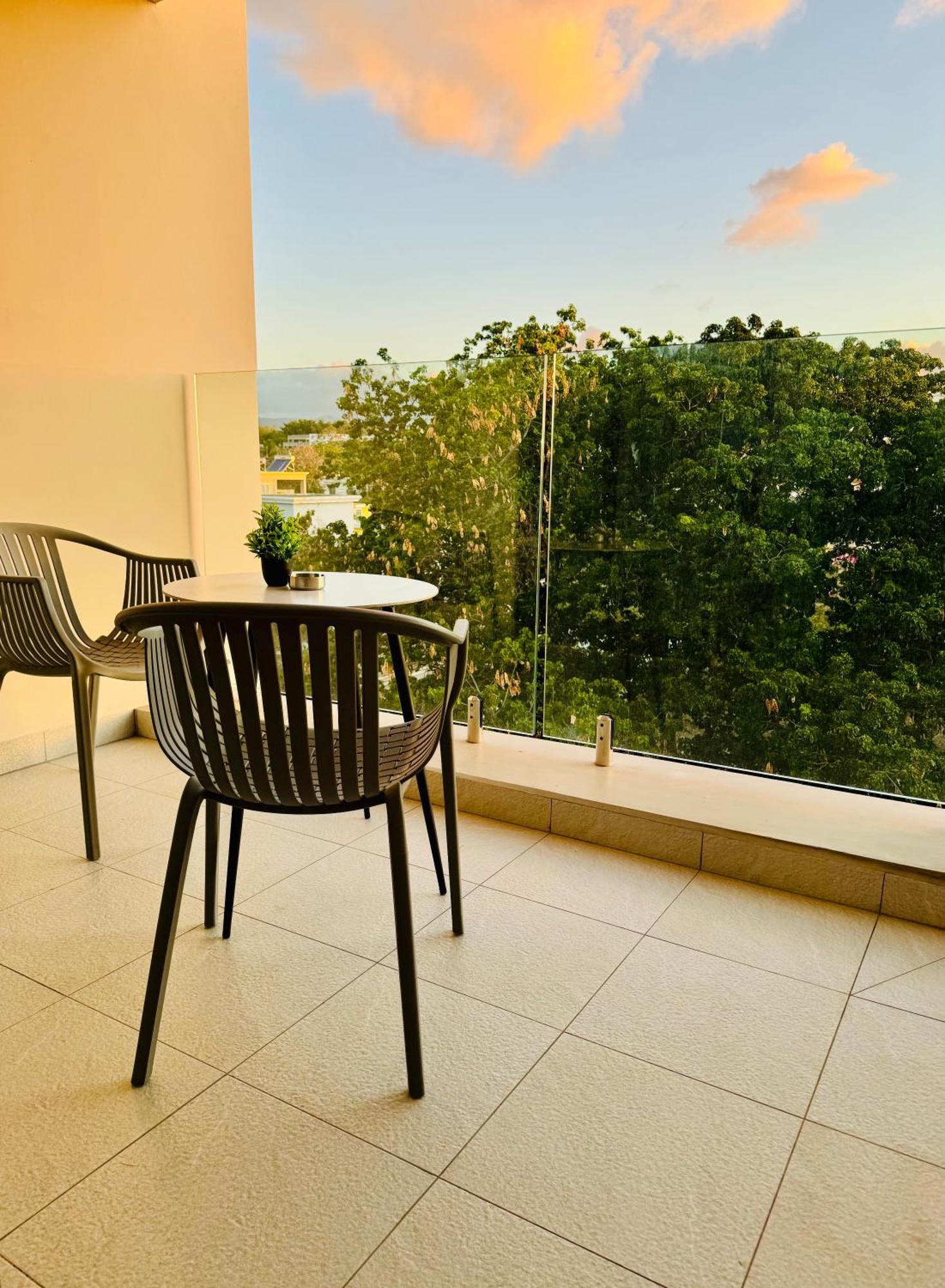 Modern Flat In Flic En Flac-Walk To The Beach Exterior foto